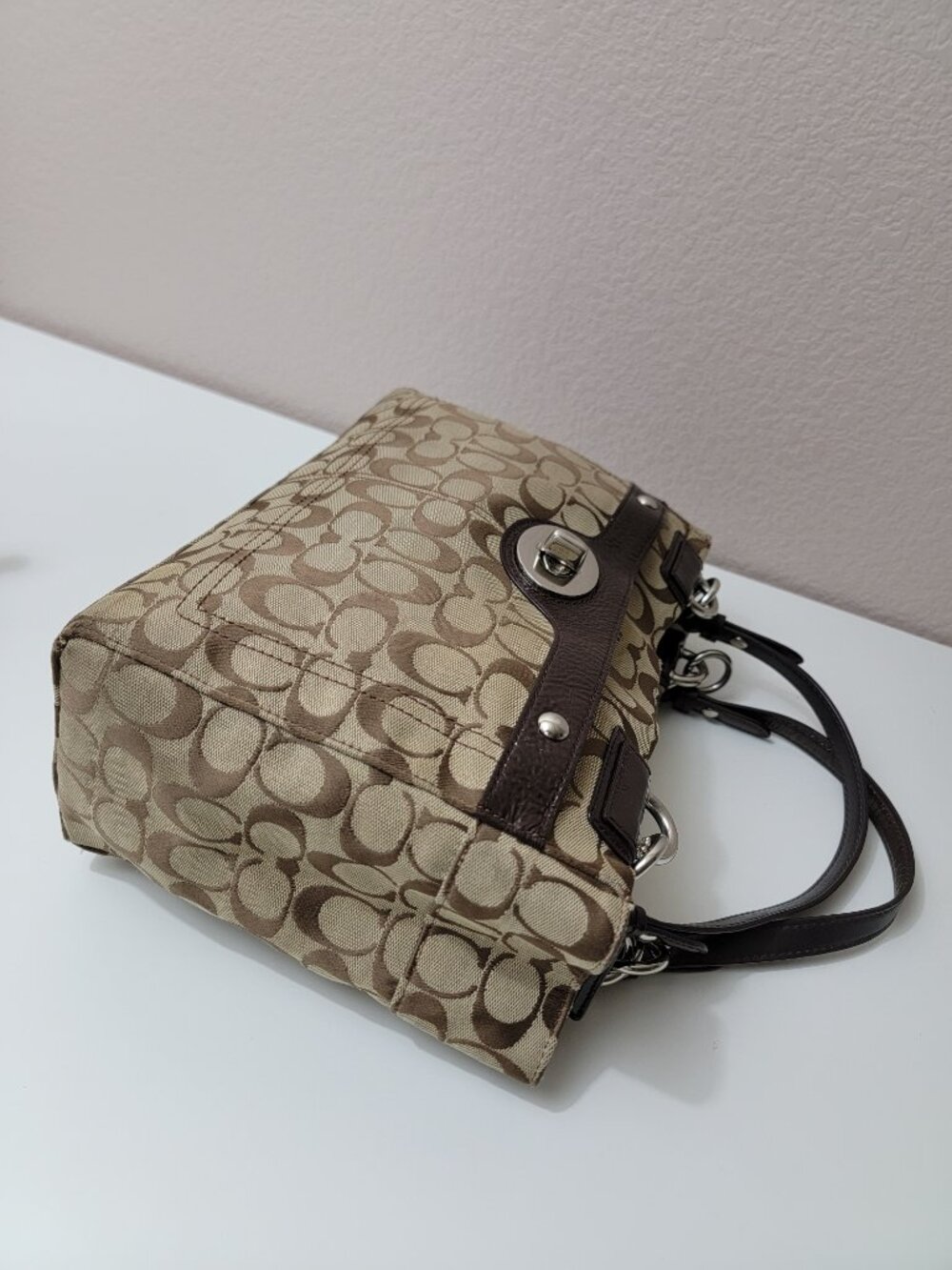 Coach Signature Tote Handbags Khaki Brown Patent Leather Turnlock Bag F16540 - Picture 6 of 12